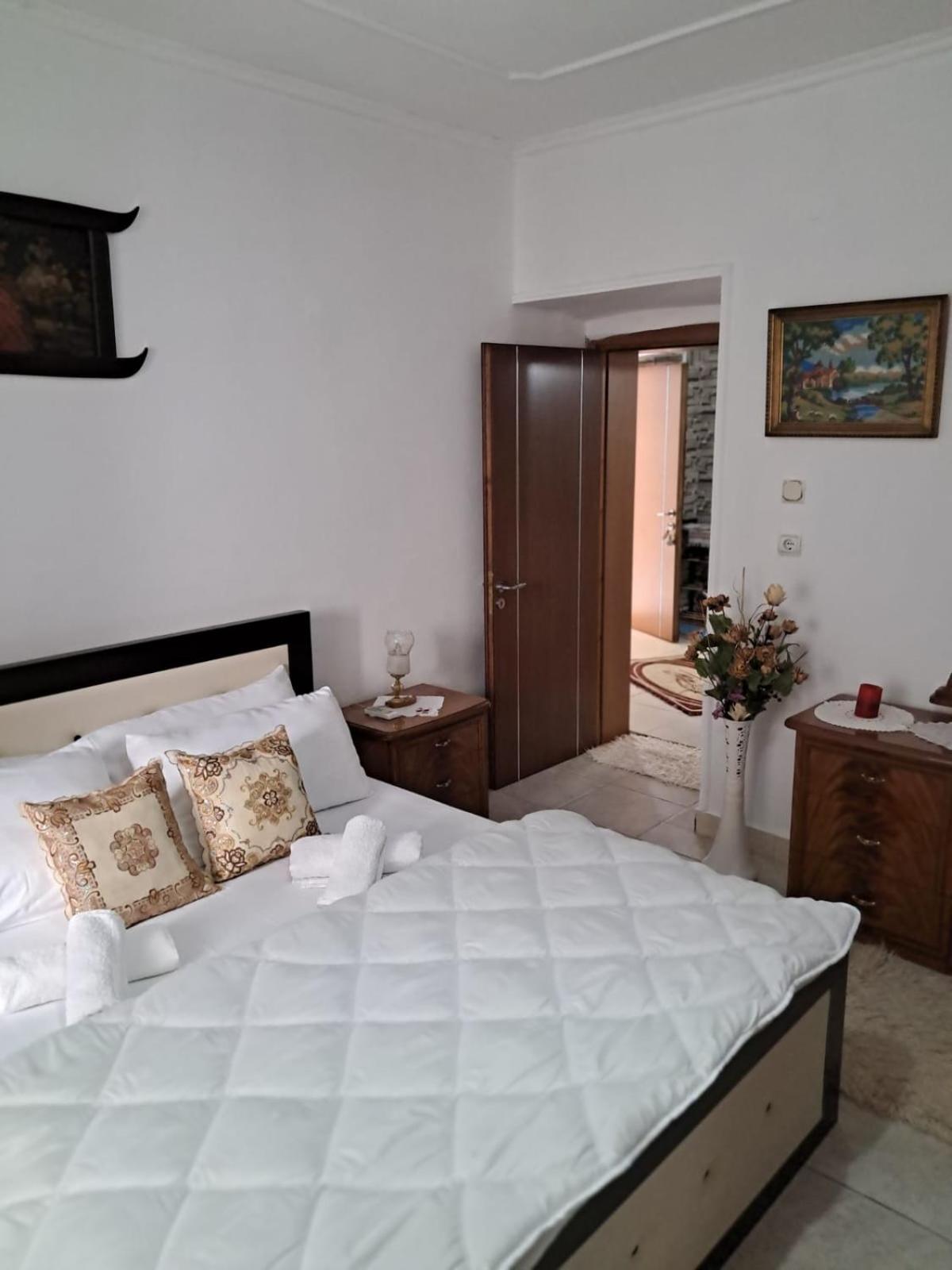 Olivia Guesthouse Gjirokastër Екстериор снимка